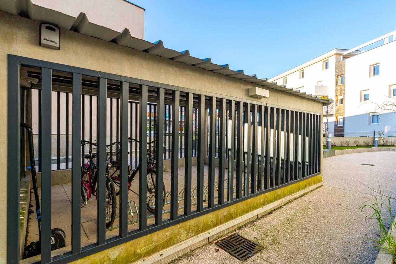 Au 4 Le Long Du Canal Avec Parking Apartment Dijon Bagian luar foto